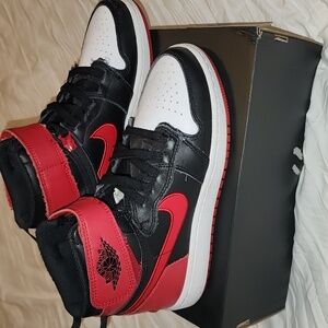 AIR JORDAN 1 Hi Flyease Kids Sneakers - Black, Red, and White Size 4Y